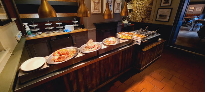 The Crown Inn Gayton Food / drink