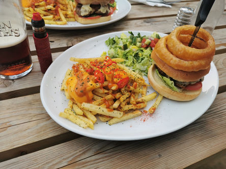 The Queens Head Hotel Food / drink