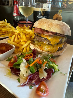 The Auld Hoose Food / drink