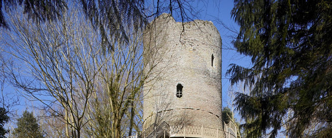 Castell Bronllys Exterior