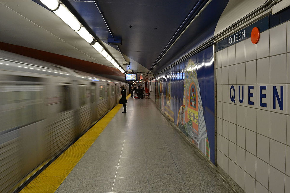 La estación de King no será accesible, por lo que se recomienda a los clientes en dirección sur que necesiten una conexión accesible que salgan en la estación de Queen durante la interrupción del servicio.