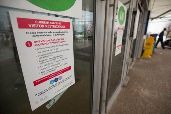 La medida de Ontario del martes sigue a nuevos datos que sugieren que los hospitales podrían no brindar atención crítica a todos los pacientes si las infecciones por COVID-19 continúan propagándose a los niveles previstos.