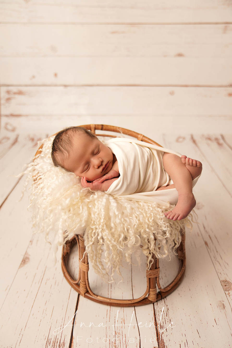 Miniaturbild: Papasan Sessel Chair Newborn Shooting braun