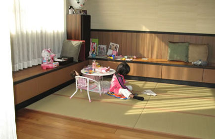 フローリングの部屋に畳を