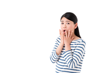 驚く女性