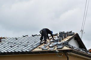 瓦屋根の葺き替え工事