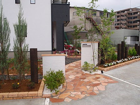 河野造園土木株式玄関アプローチ施工例