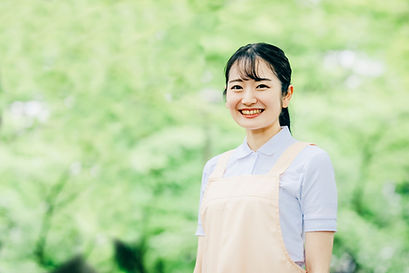 笑顔の介護士