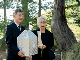 遺骨をもつ遺族