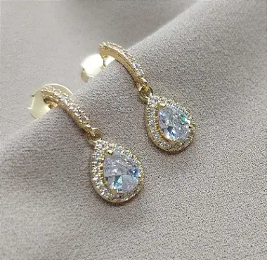Brinco Gota Cravação de Zircônias
