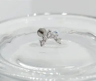 Miniatura: Labret em C de Zircônias