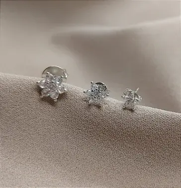 Brinco Florzinha de Ródio M