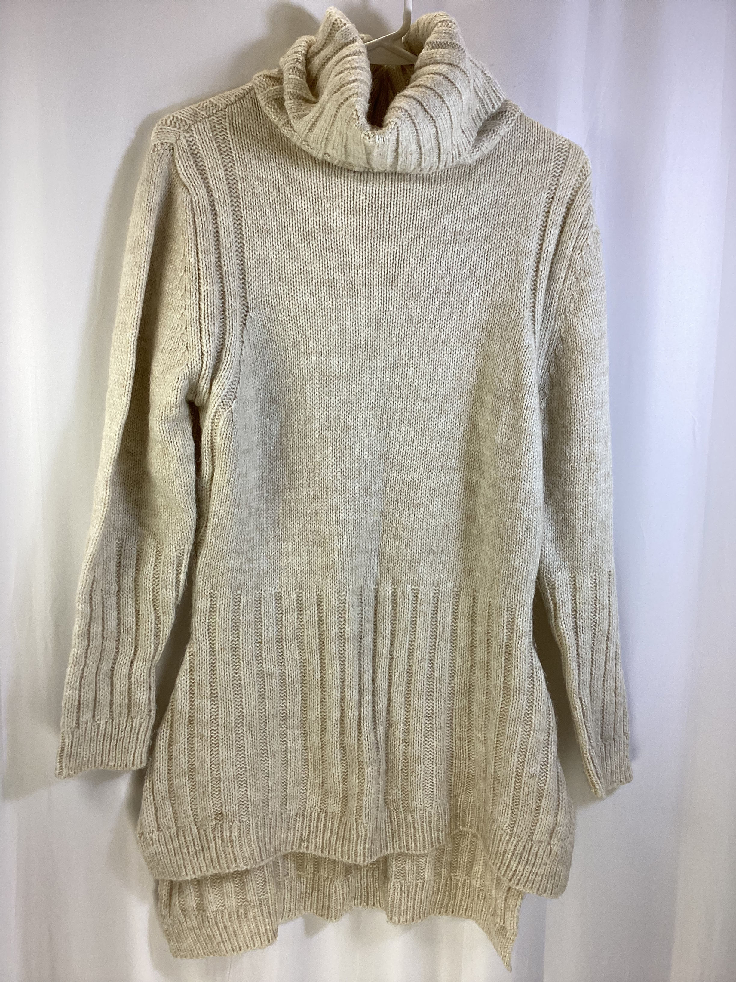 Toda Bela Turtle Neck Sweater Size M