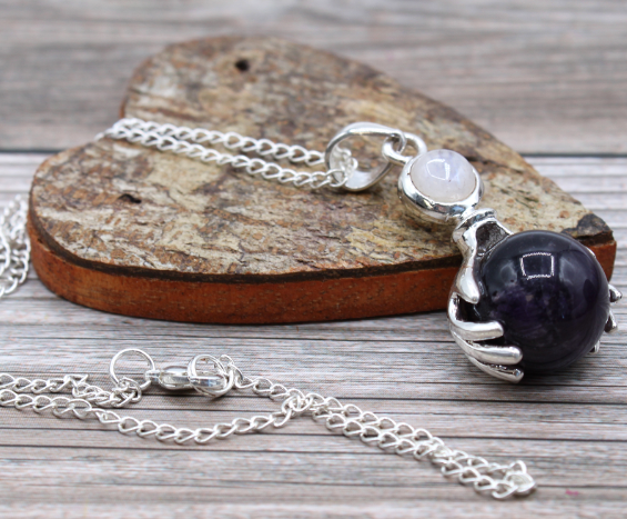 Thumbnail: Amethyst Healing Hands Pendant
