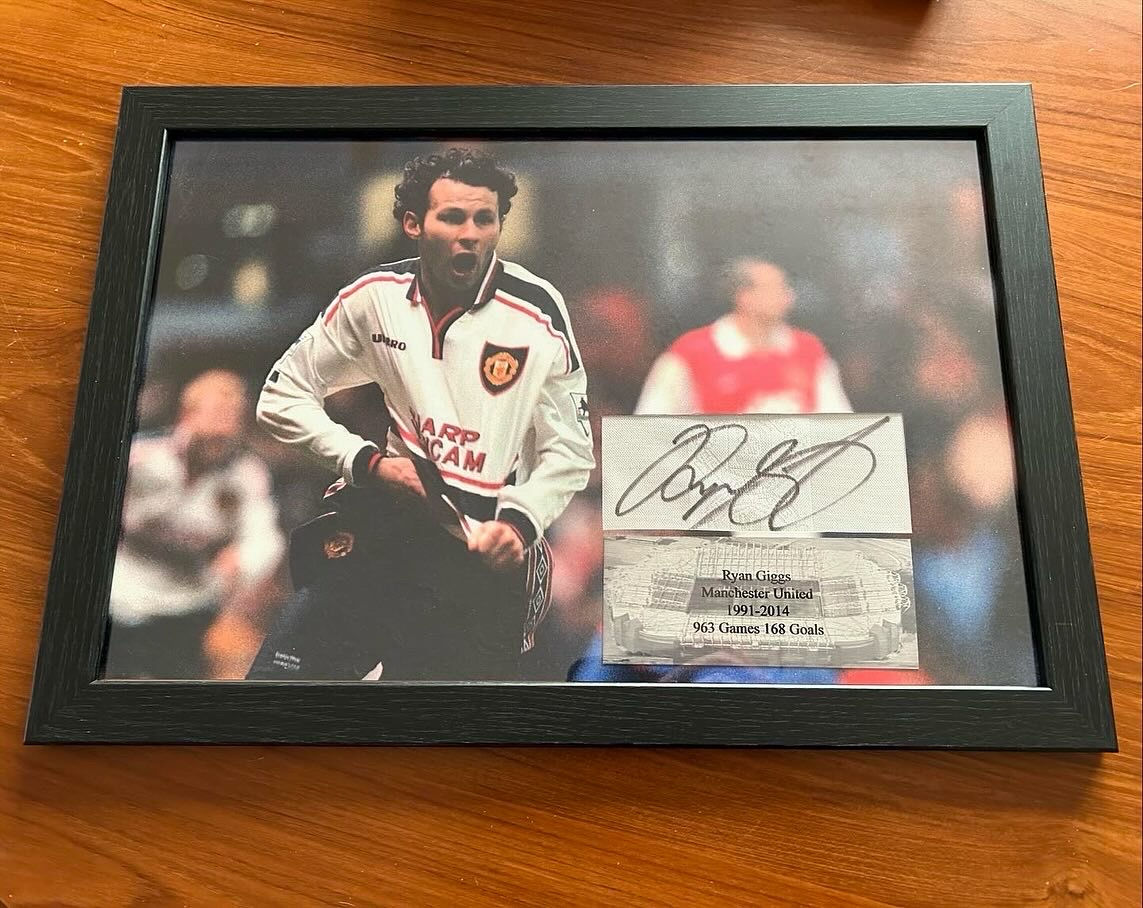 18” x 12” Ryan Giggs Signed & Framed FA Cup Semi Final Winner Celebration Piece