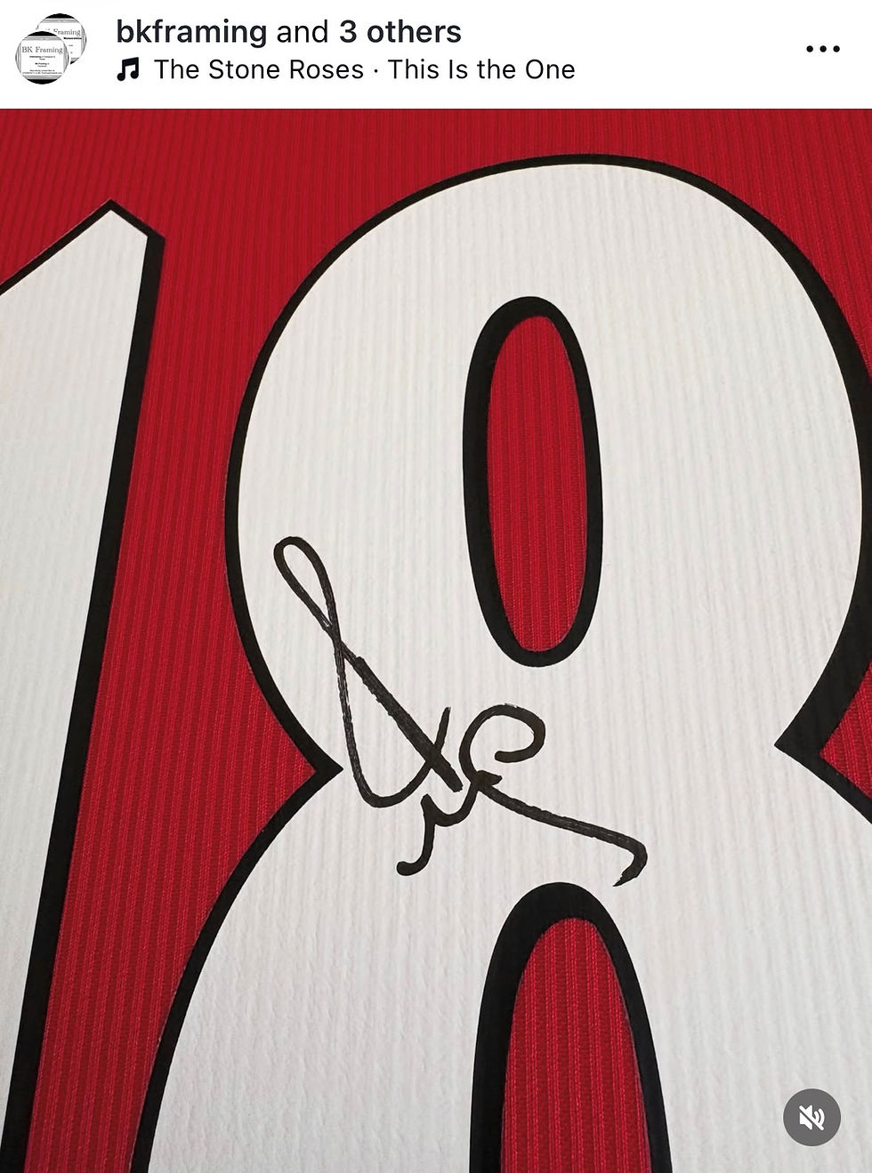 Thumbnail: Paul Scholes Signed & Framed 1998-2000 Manchester United Home shirt