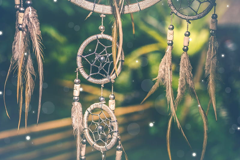 HD-wallpaper-dreamcatcher-amulet-feathers-glare