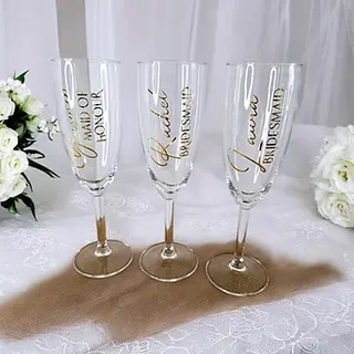 beautiful personalised champagne flutes for your bridal party