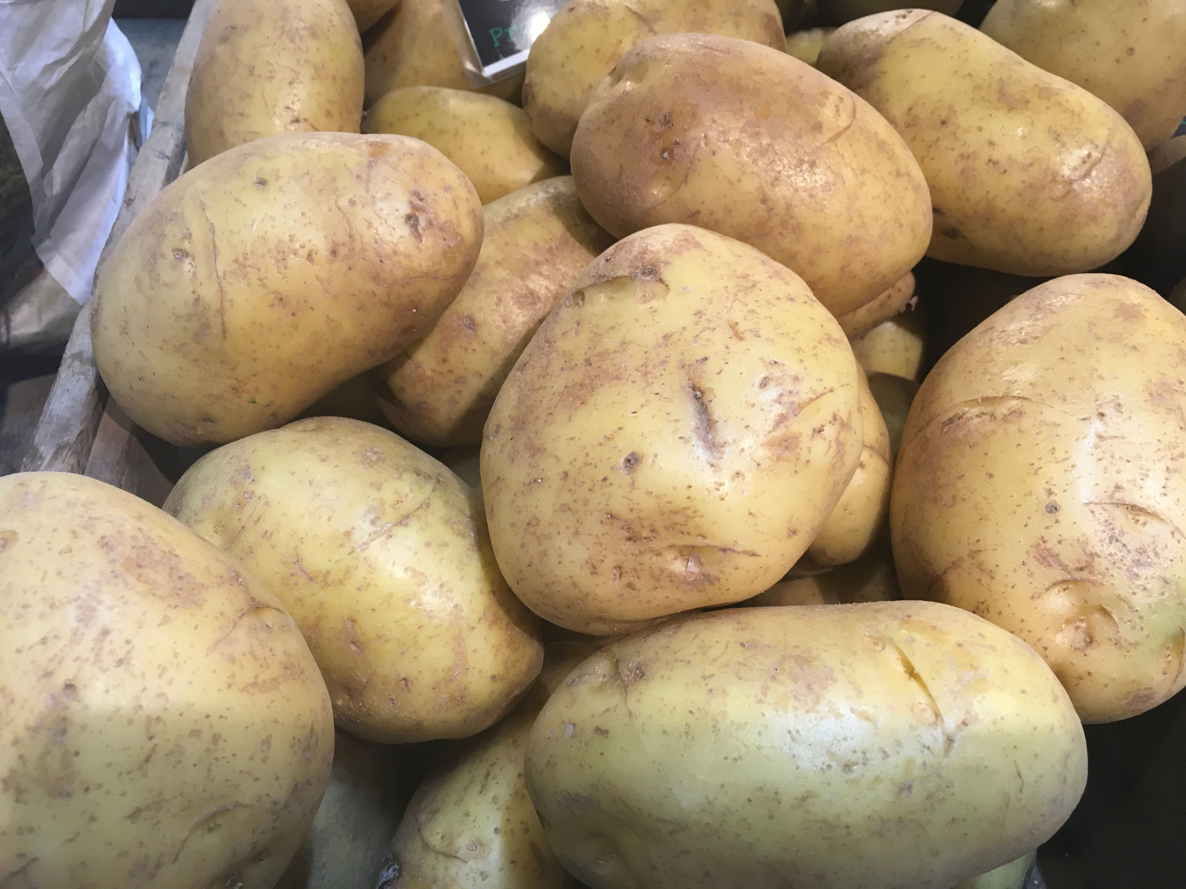 Potatoes Yellow/Lb