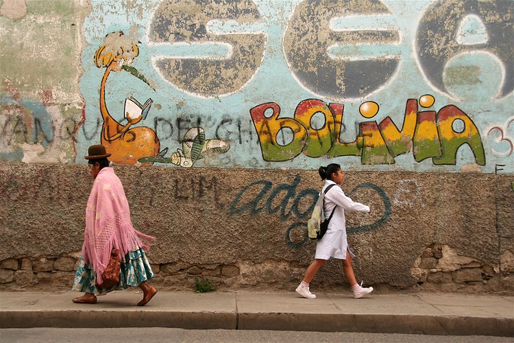 bolivia - la paz women walking.jpg