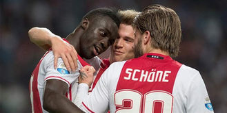 DAVINSON SANCHEZ ENCARRILA EL TRIUNFO DEL AJAX Y LA PRESIÓN AL FEYENOORD