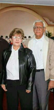 DIRECTORA DE JUAN B. TIJERINA JALONEA A NIÑOS