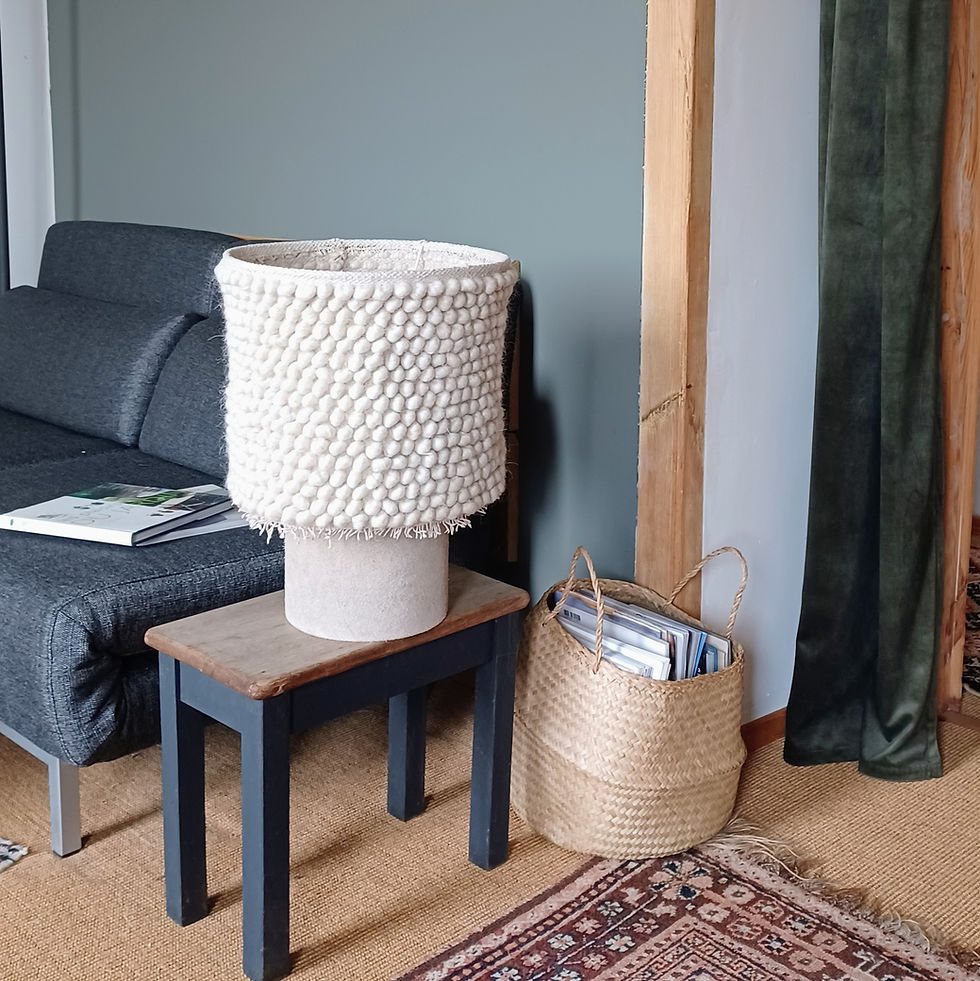 lampe blanche en laine et nubuck décoration salon