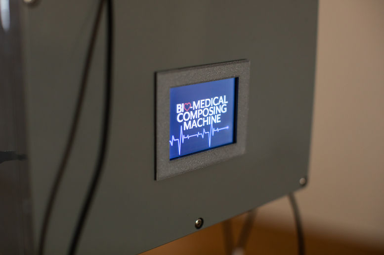JOH2202_02_Vic_BioMedicalComposingMachine-5WEB.jpg
