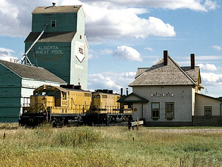 Hosted Camping & Tours | Donalda | Alberta Badlands