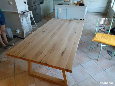 Une table artisanale n’est pas un simple meuble