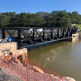 DINGEMAS-ESTRUCTURAS-INGENIERIA-ASTILLERO-VILLAESCUSA-CANTABRIA-PUENTE-HIERRO-CICLISTA-SOL