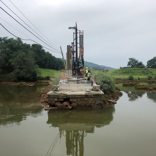 DINGEMAS-ESTRUCTURAS-INGENIERIA-ASTILLERO-VILLAESCUSA-CANTABRIA-PUENTE-HIERRO-CICLISTA-SOL