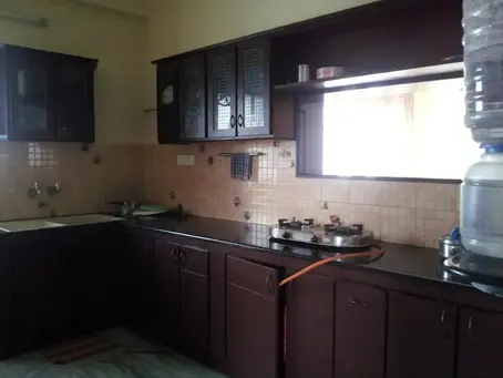 How Service Apartments in Chennai Anna Nagar Help You Cut Accommodation Costs on Long Stays
