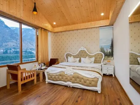Common Mistakes Travelers Make While Booking Day Use Hotels in Manali and How to Avoid Them