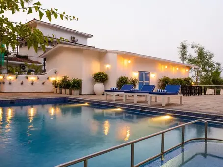 Best Beaches in Goa for a Quick Escape with Comfortable Day Use Hotel Stays