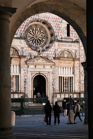 Blick von Piazza Vecchia auf Basilika