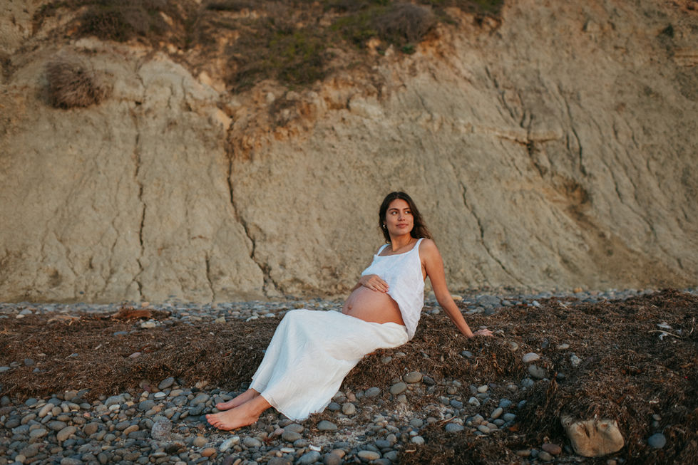 maternity photos at the beach