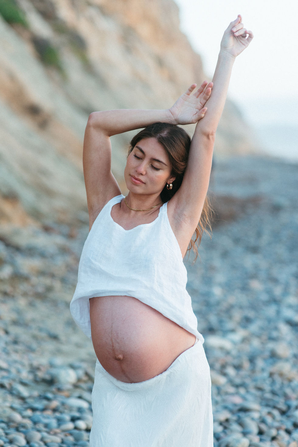 maternity photos at the beach