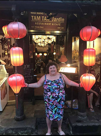 Traveler standing in front of a restaurant in Hoi An – Flexi Tour Centre Vietnam travel guide