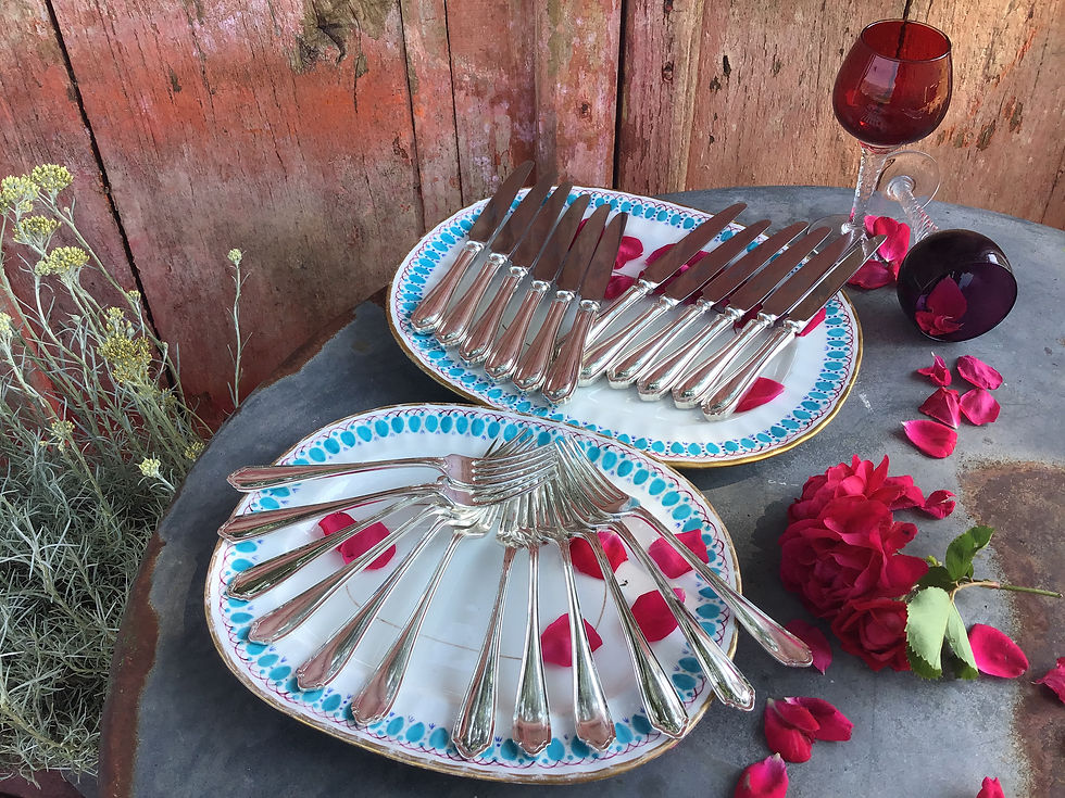 ROBERTS & BELK STARTER KNIVES AND FORKS