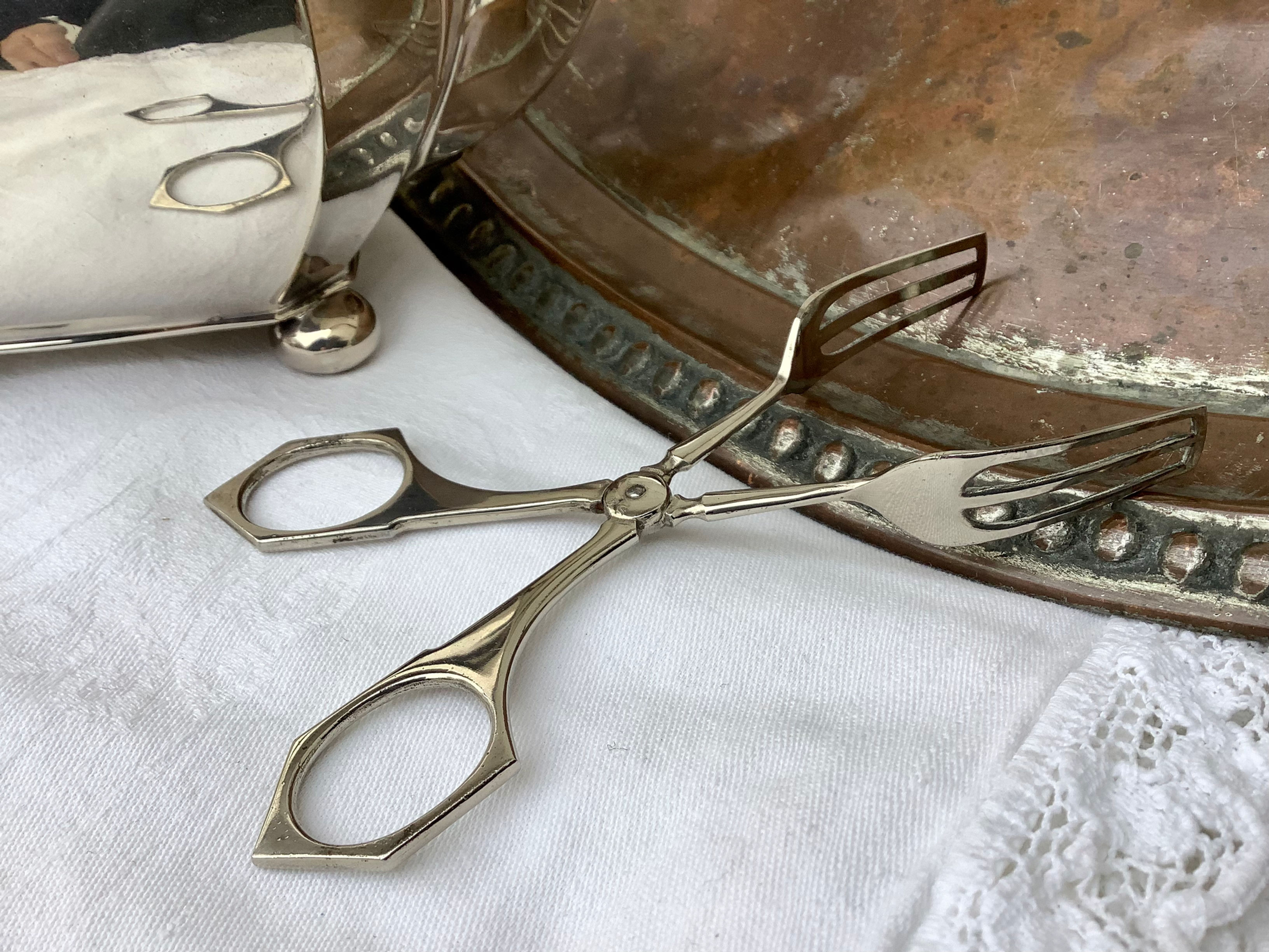 CAKE SERVING CLIPS - CIRCA 1950