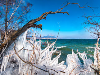 Bord du Lac de Neuchâtel sous la glace