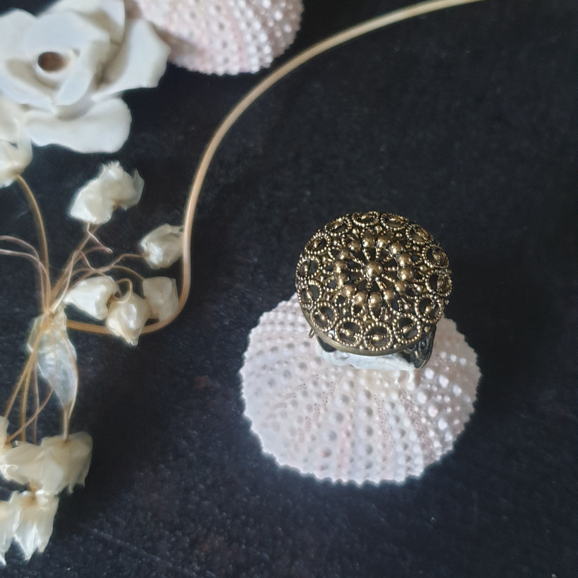 Bague bouton vintage ciselée