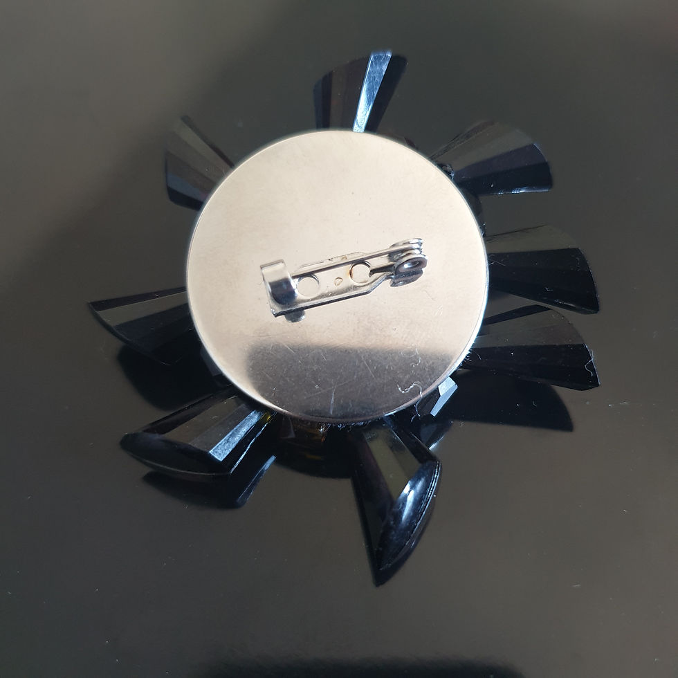 Miniature : Broche métal et perles noires et ambre brodées