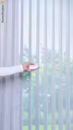 Liesl Ehardt - Hunter Douglas Hand Model Ad