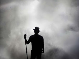 Misteri Konser Bruno Mars: Siluet dan Spekulasi Netizen