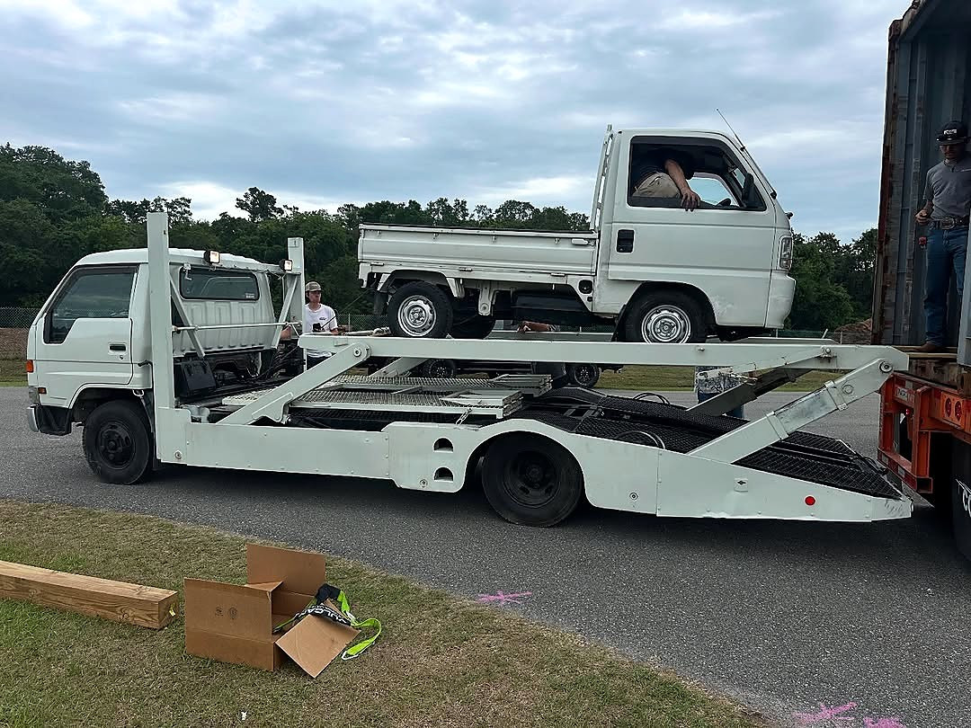 Container Offload: Pajero Mini, Honda Actys & Motocompo (Sold) — photo 1 of 1