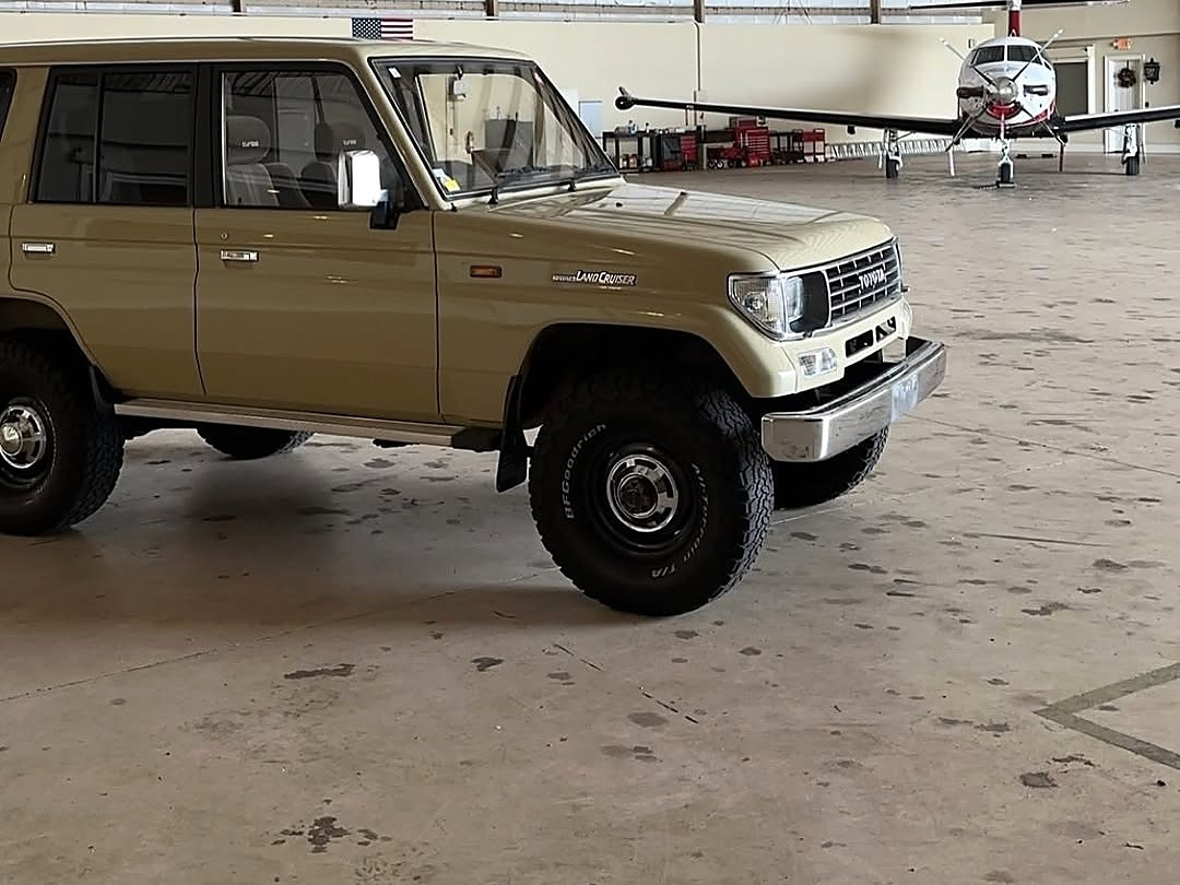 Toyota Land Cruiser Prado (2.4L diesel, 98k miles) — photo 1 of 1