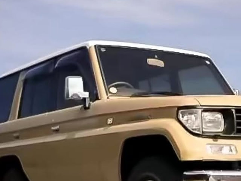 Toyota Land Cruiser Prado (Tan) — photo 1 of 1