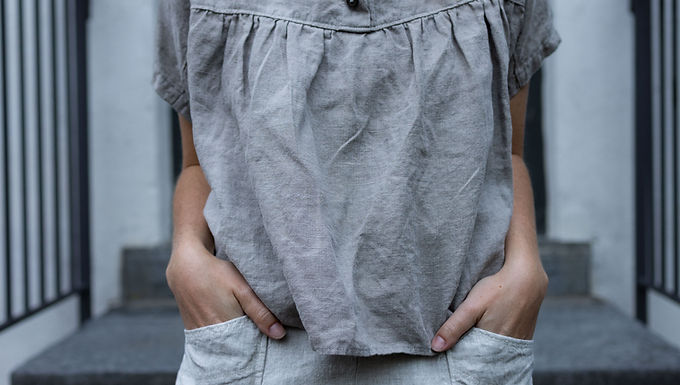 FINCH - Short sleeve linen quarter-button blouse